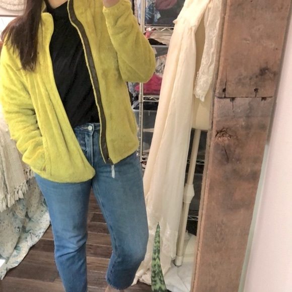 The North Face green fuzzy jacket size medium with pockets - Picture 2 of 11